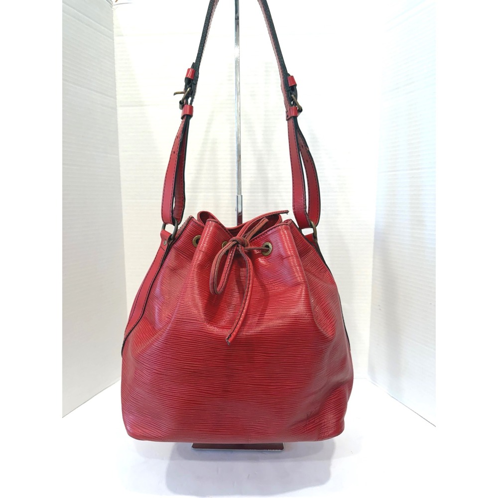 Authentic Louis Vuitton‎ Red Epi Leather Drawstring Noe Bucket Shoulder Bag
